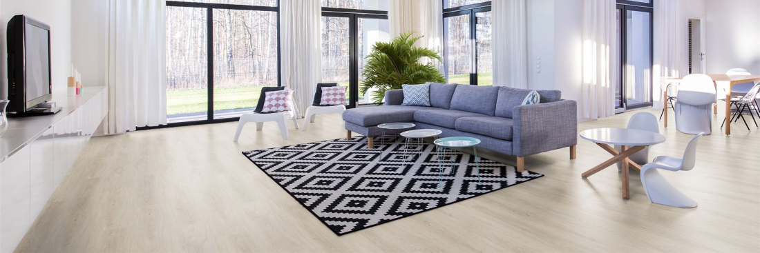 corpet_eltorro_vinylboden_ceracorEcoFlex_Esche_Cardiz_sand_raumbild